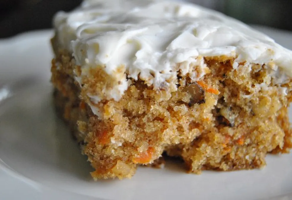 Bolo de Cenoura com Abacaxi